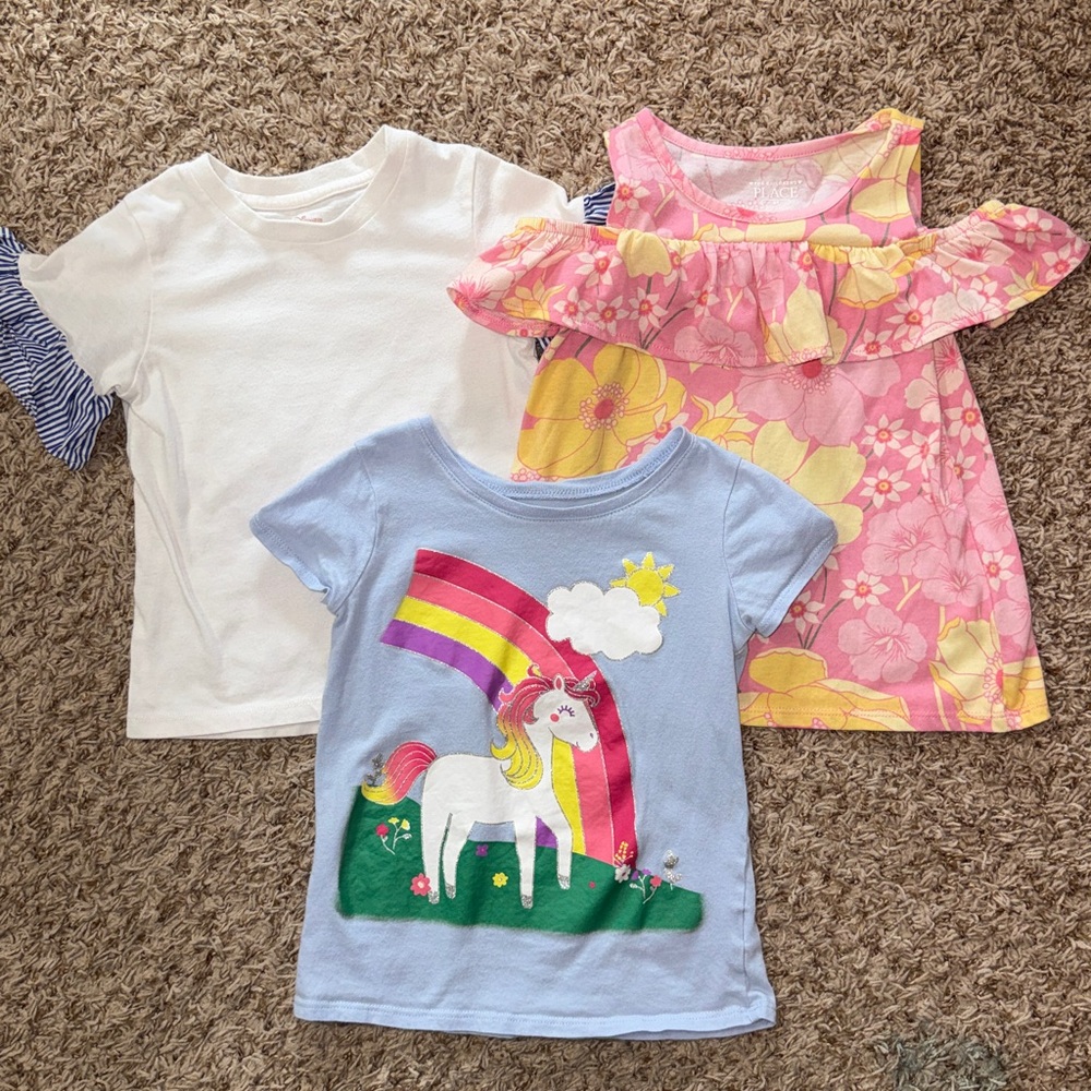 5t girls bundle of 3 short sleeve shirts. Unicorns and florals.